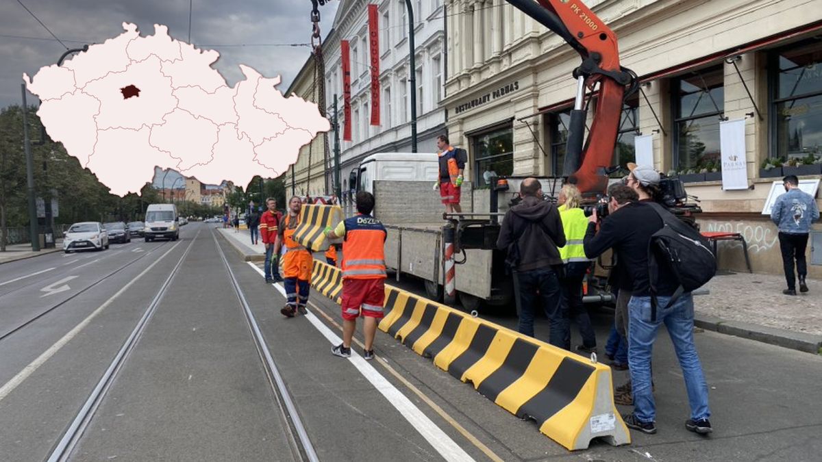 Praha odstranila ze Smetanova nábřeží kontroverzní betonové zábrany